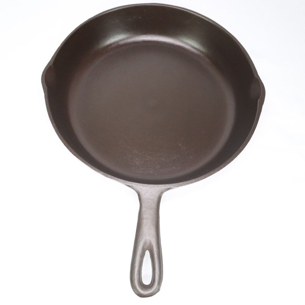 Vintage No. 8 Cast Iron Skillet 10-5/8" Made in USA Fry Pan Dual Spouts